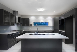 Натяжные потолки на кухне